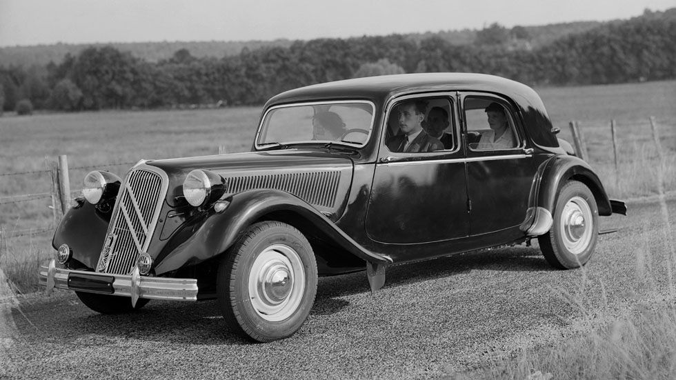 primer coche tracción delantera